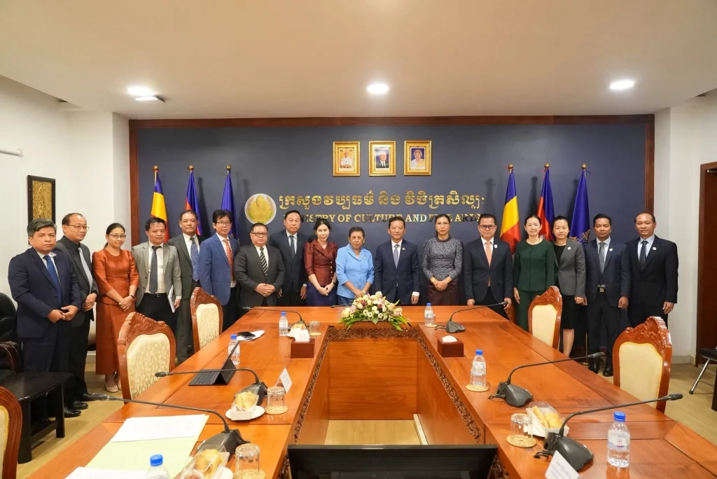 Leaders of the Ministry of Culture and Fine Arts and Leaders of the Ministry of Industry, Science, Technology and Innovation Co-chaired a Discussion Meeting on the Arts and Culture Sector to Promote the Implementation of the Action Plan of the National Strategy on Informal Economic Development 2023-2028